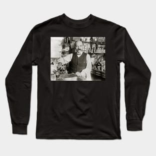 Bartender Pouring Drink, 1910. Vintage Photo Long Sleeve T-Shirt